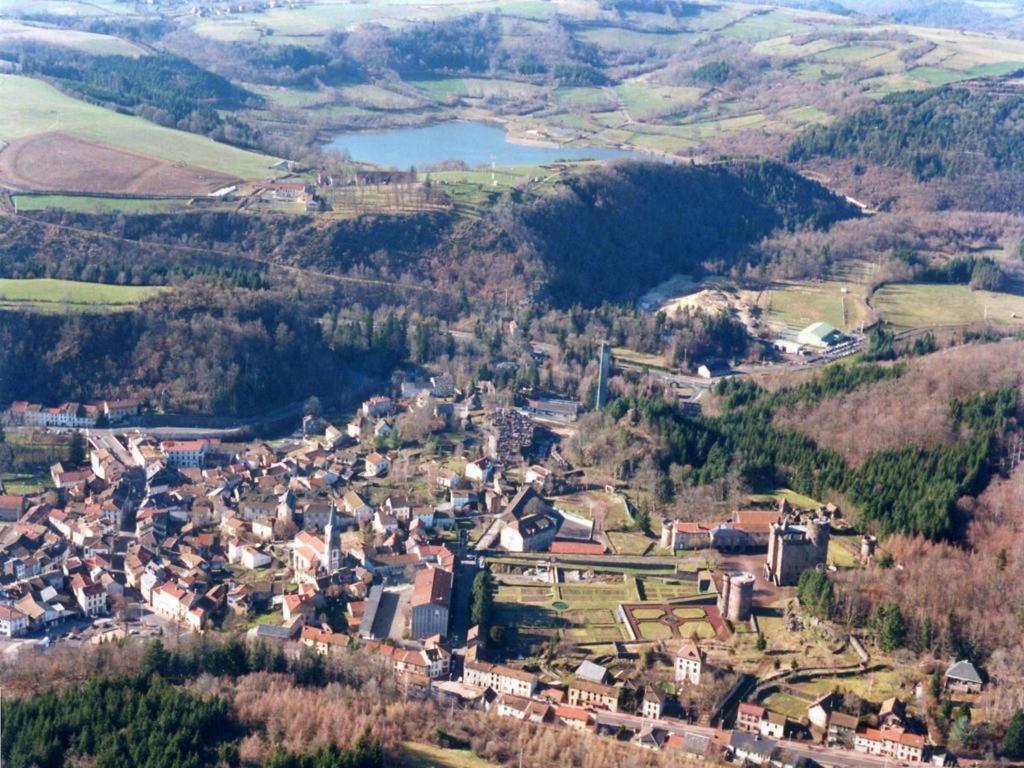 Les Negociants Pontgibaud Exterior foto